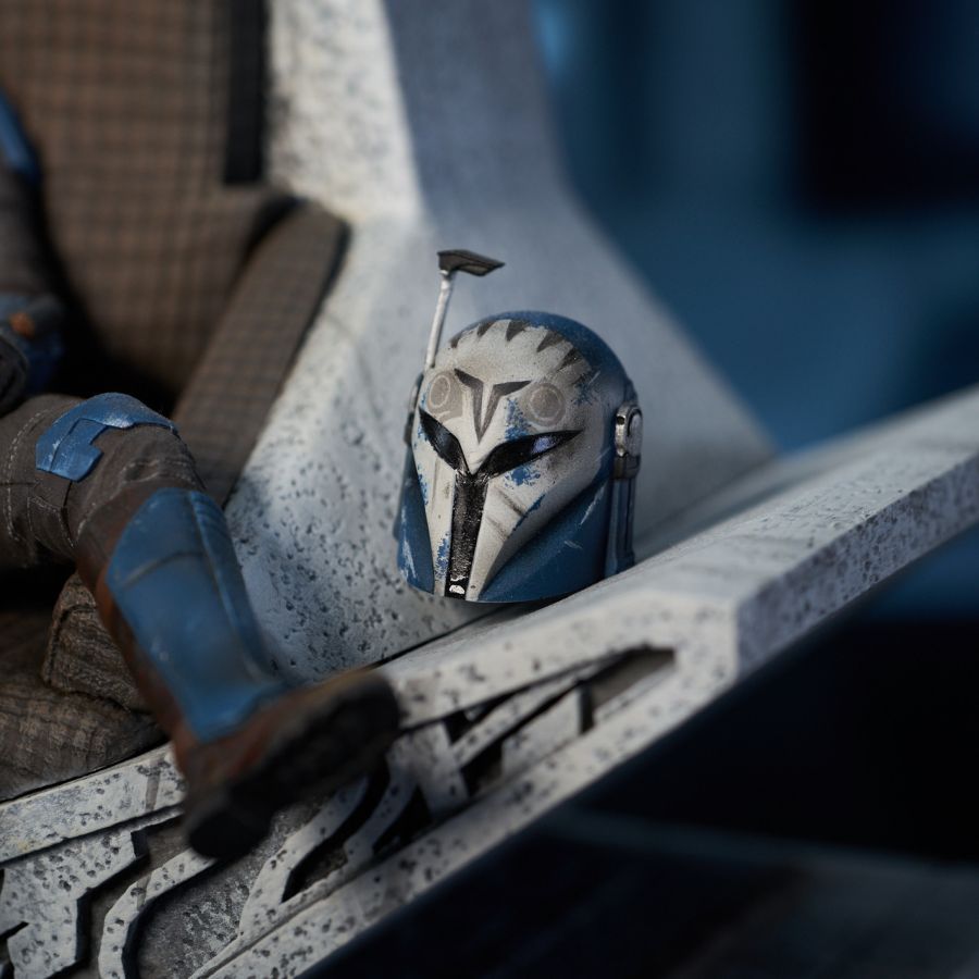 Star Wars: Mandalorian - Bo-Katan on Throne Statue