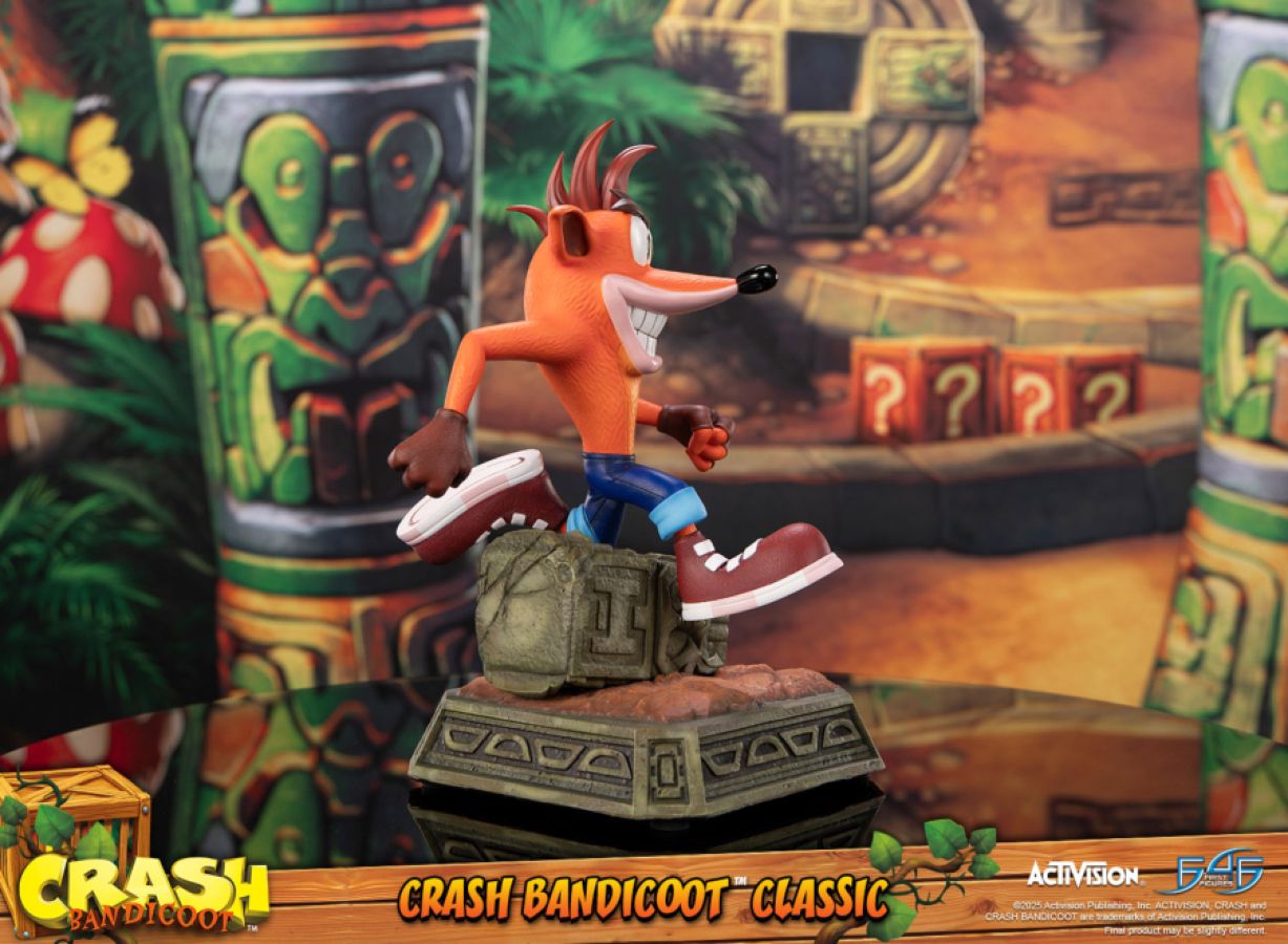 Crash Bandicoot - Crash Running Statue