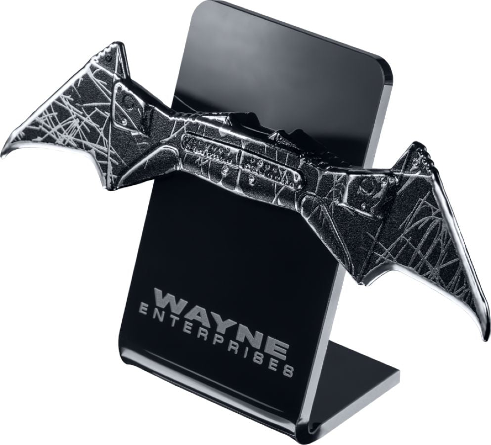 The Batman - Scaled Batarang Replica with Stand