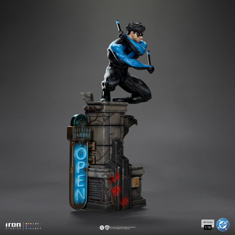 Batman - Nightwing 1:10 Scale Statue