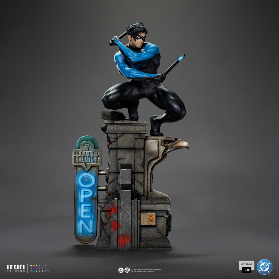 Batman - Nightwing 1:10 Scale Statue