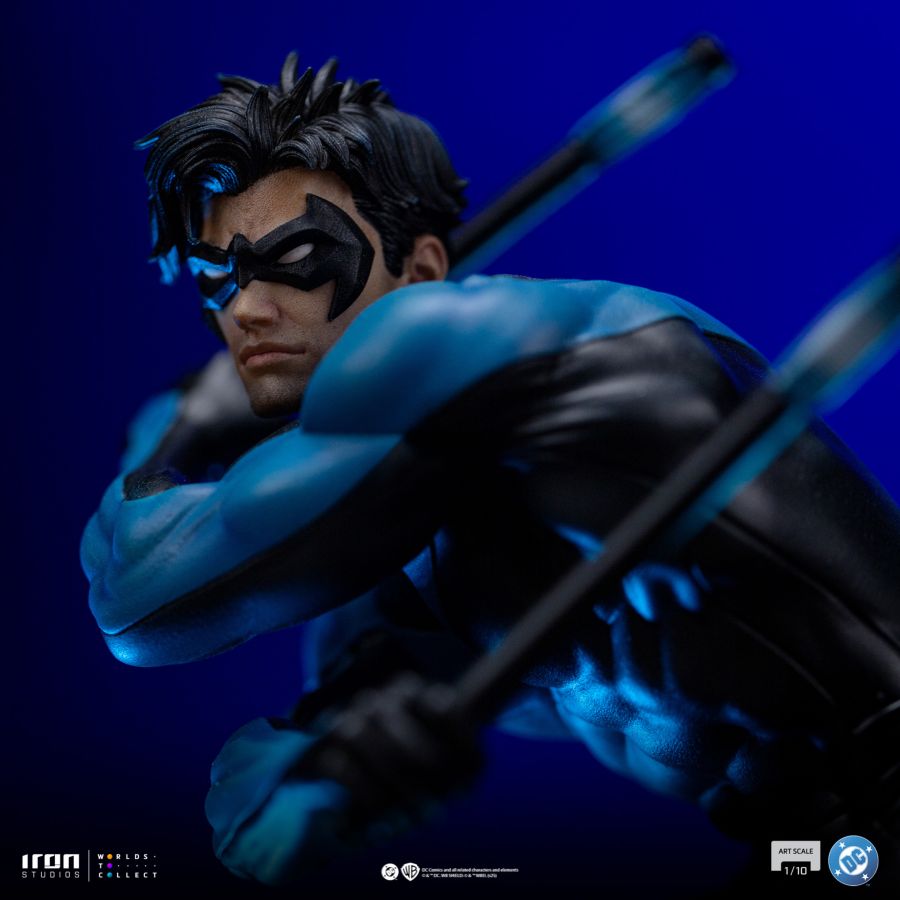 Batman - Nightwing 1:10 Scale Statue