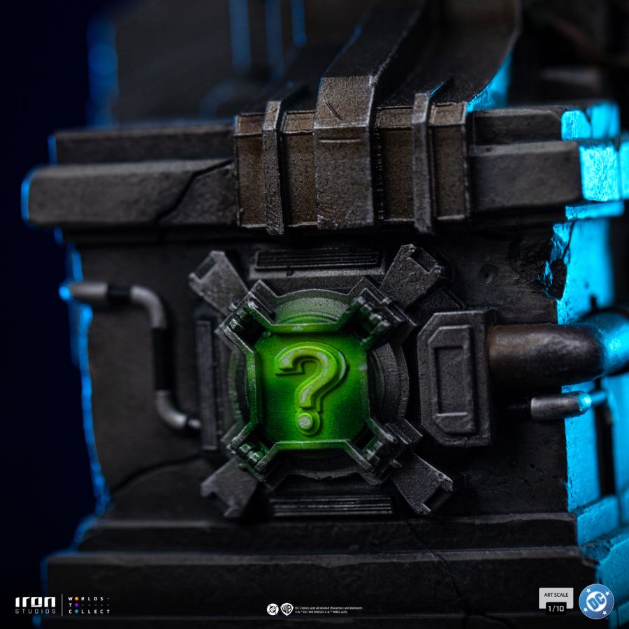 Batman - Nightwing 1:10 Scale Statue