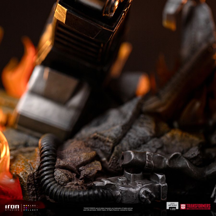 Transformers - Megatron Demi Art 1:20 Scale Statue