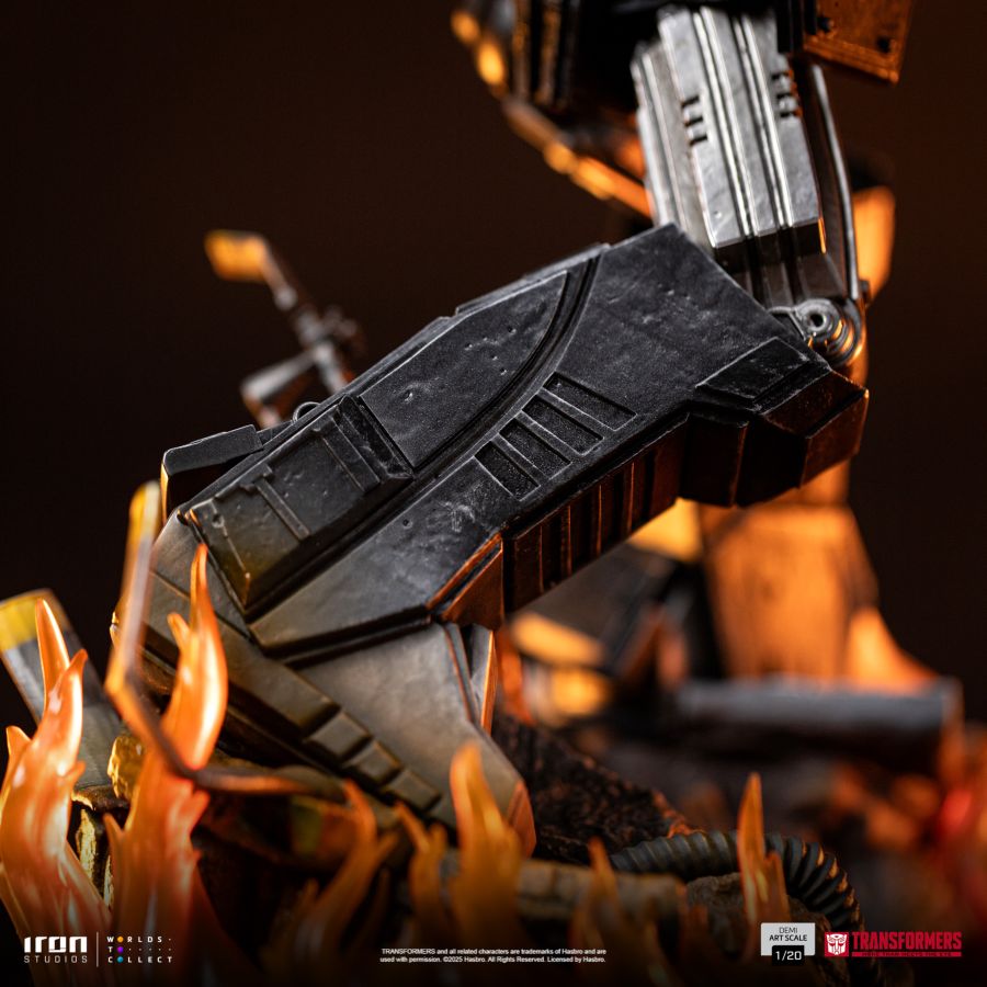 Transformers - Megatron Demi Art 1:20 Scale Statue