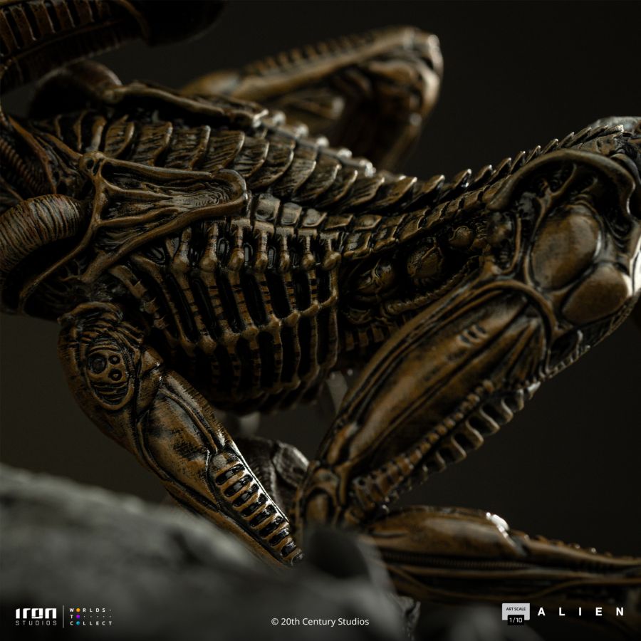 Alien 3 - Ripley & Dog Alien 1:10 Scale Statue