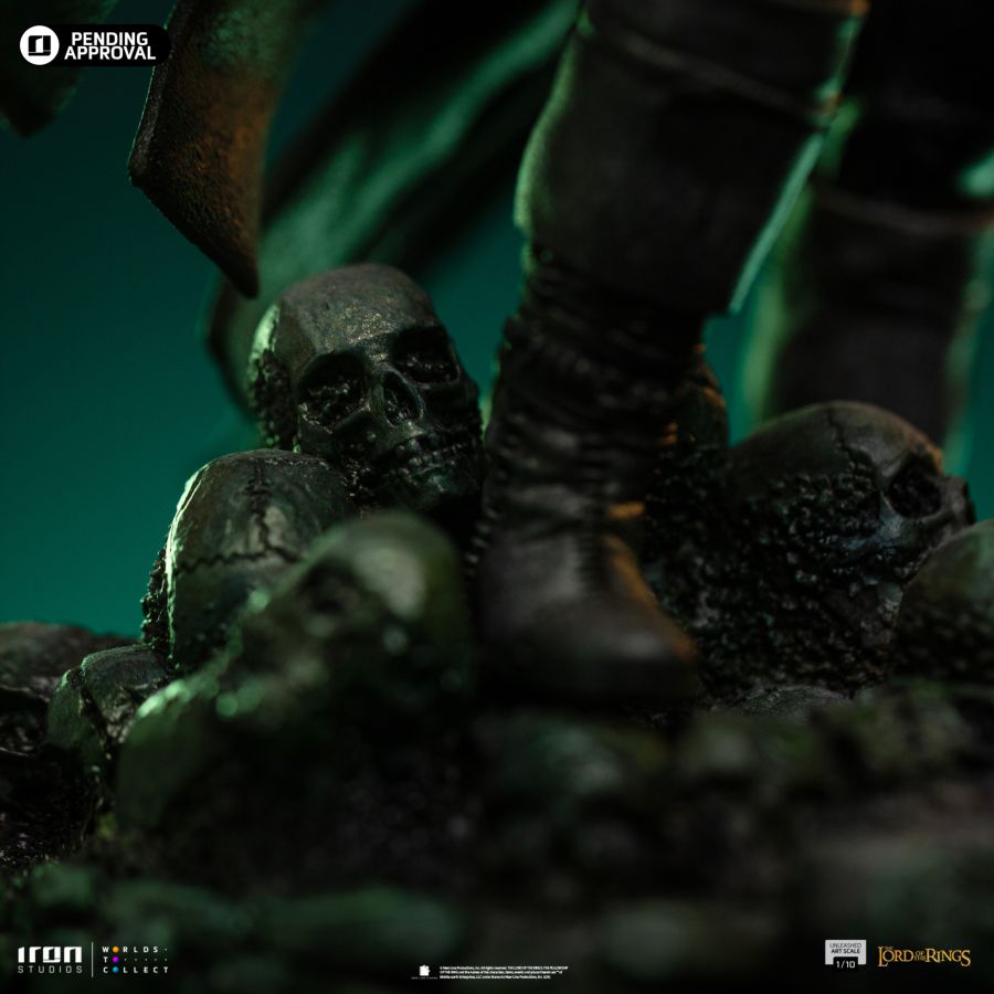 The Lord of the Rings - Aragorn Unleashed 1:10 Scale Statue