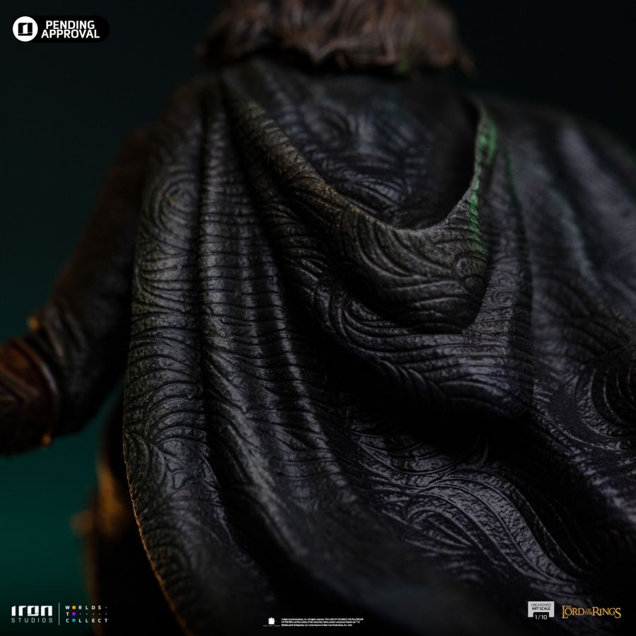 The Lord of the Rings - Aragorn Unleashed 1:10 Scale Statue