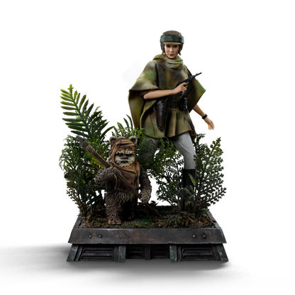 Star Wars - Leia and Wicket 1:10 Scale Statue