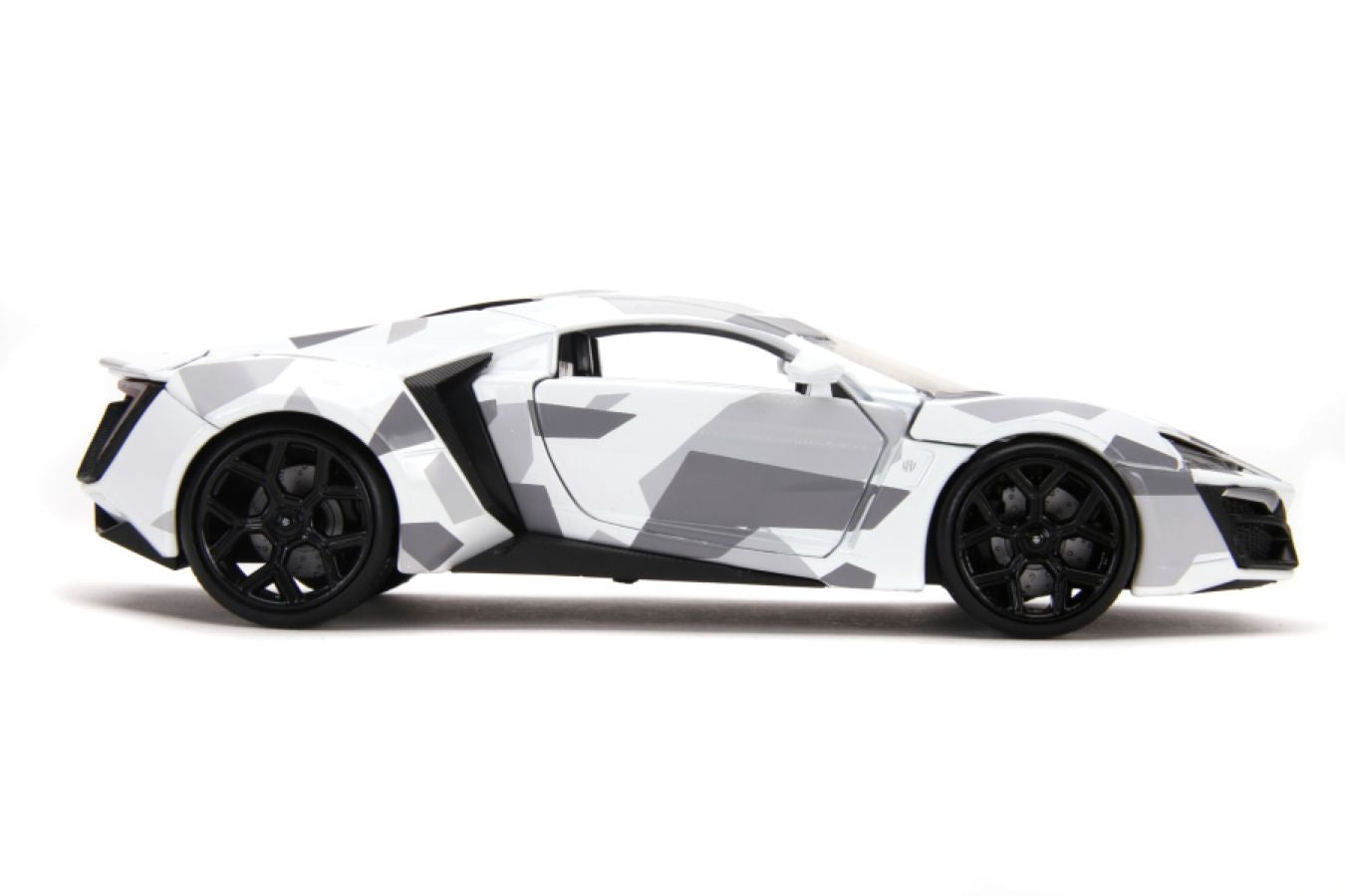 HyperSpec - Lykan Hypersport White / Camo 1:24 Scale Diecast Vehicle