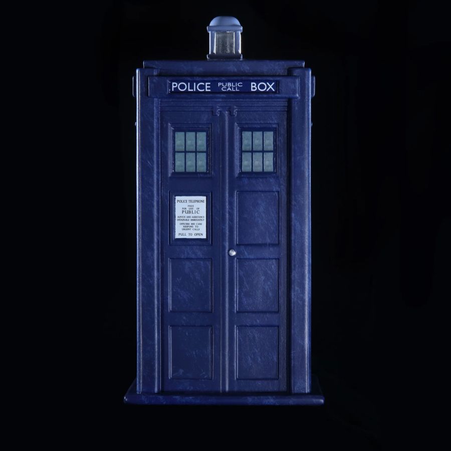 Doctor Who - The Second Doctor's TARDIS 1:21 Scale Polyresin Replica