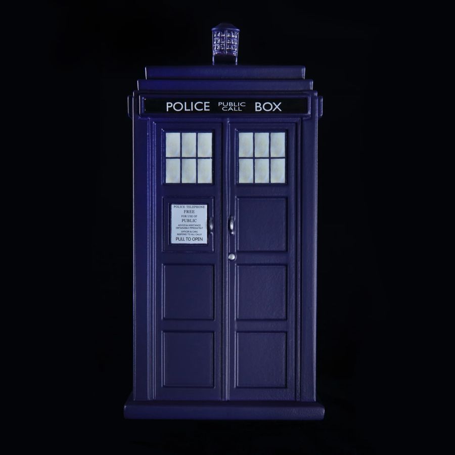 Doctor Who - The Ninth & Tenth Doctor's TARDIS 1:21 Scale Polyresin Replica