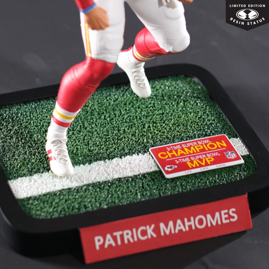 NFL - Patrick Mahomes (Kansas City Chiefs) 1:6 Scale Resin Statue