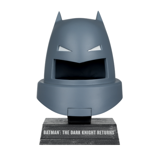 DC Comics - Armoured Batman (Dark Knight Returns) 1:3 Scale Cowl Replica