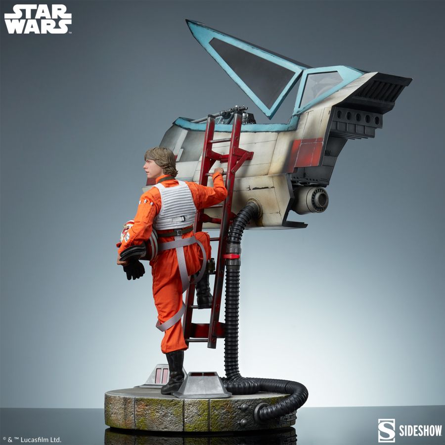 Star Wars - Luke & X-Wing: Red Five Standing By Premium Format Statue