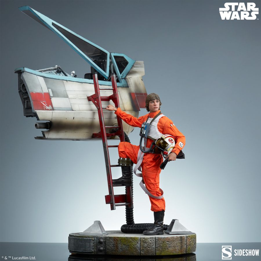 Star Wars - Luke & X-Wing: Red Five Standing By Premium Format Statue