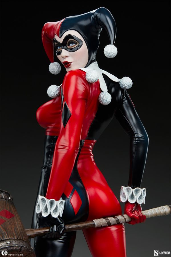 DC Comics - Harley Quinn Premium Format Statue