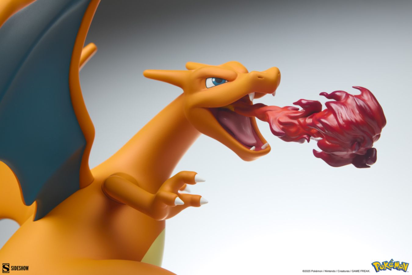 Pokemon - Charizard Statue