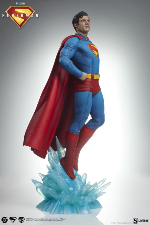 Superman (2025) - Superman Premium Format Statue