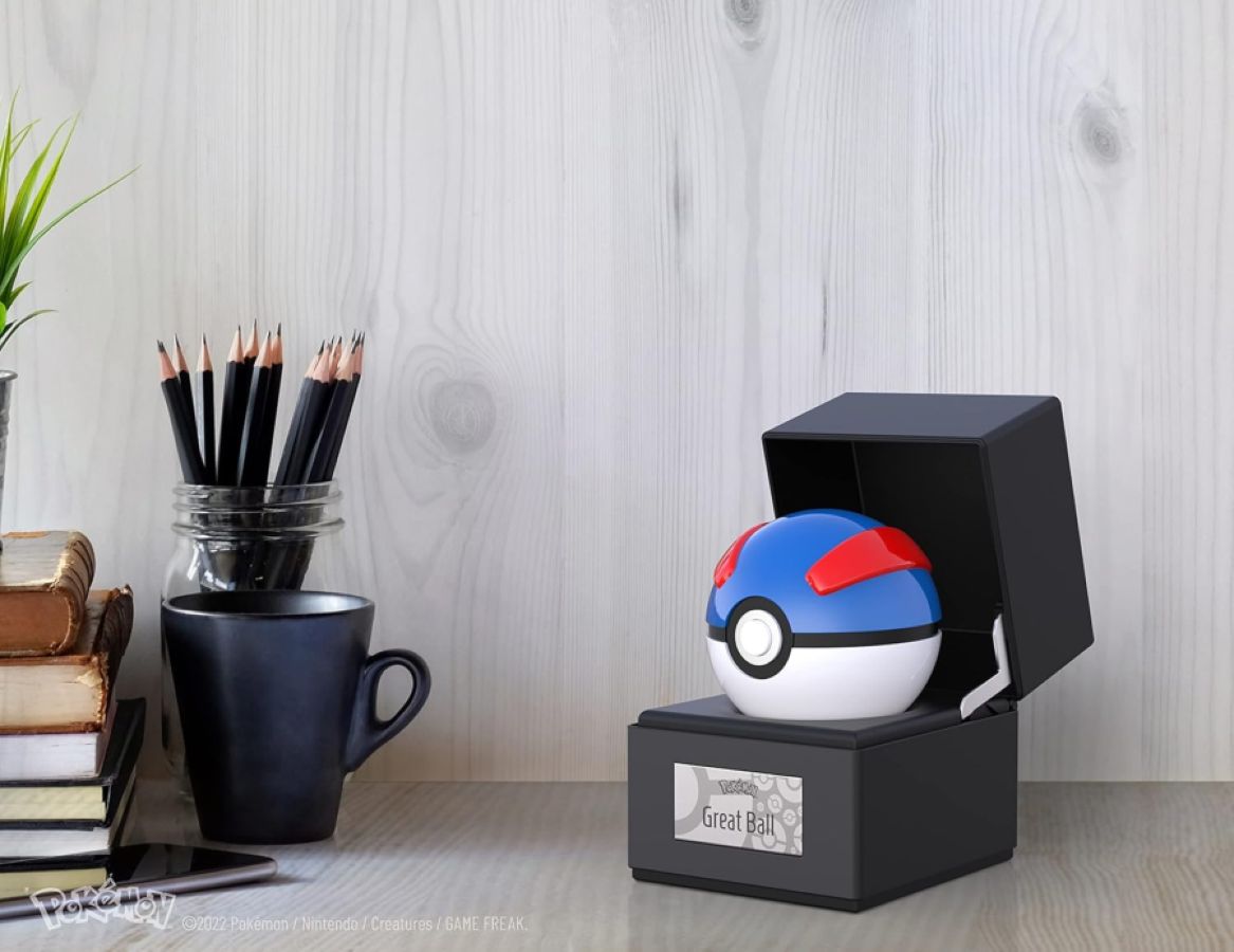 Pokemon - Great Ball 1:1 Scale Life-Size Die-Cast Prop Replica