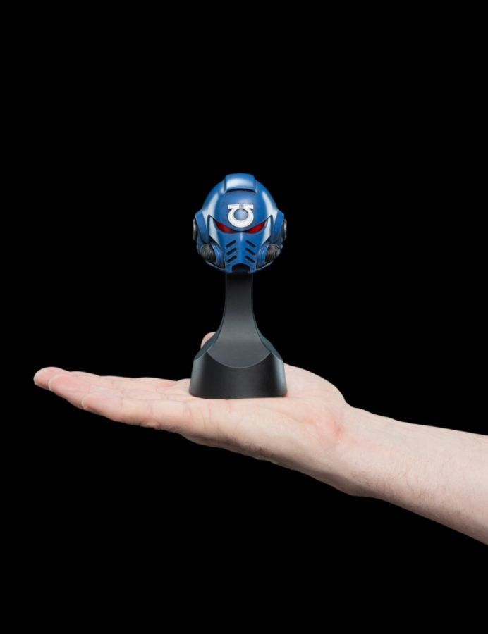 Warhammer 40,000 - Ultramarines Miniature Helm