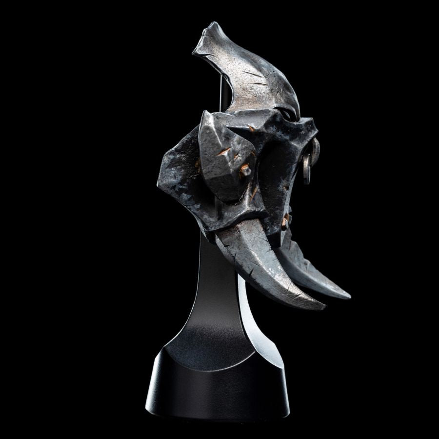 Warhammer: Age of Sigmar - Orruk Ardboy Replica Helmet