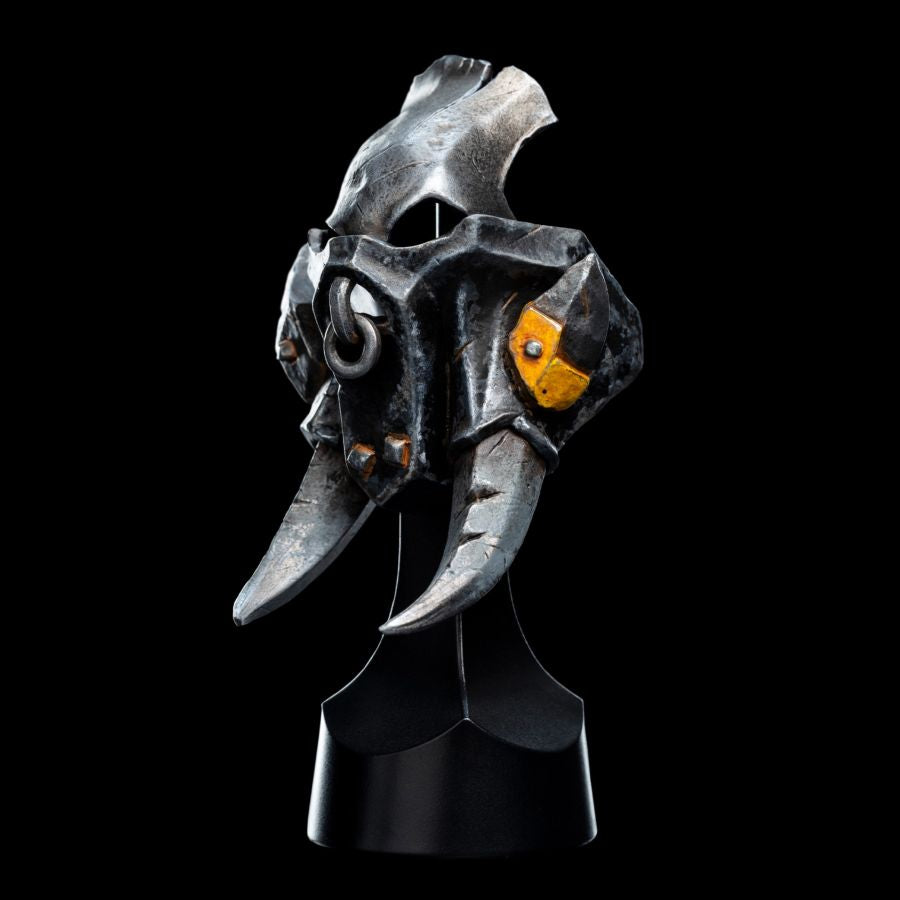 Warhammer: Age of Sigmar - Orruk Ardboy Replica Helmet
