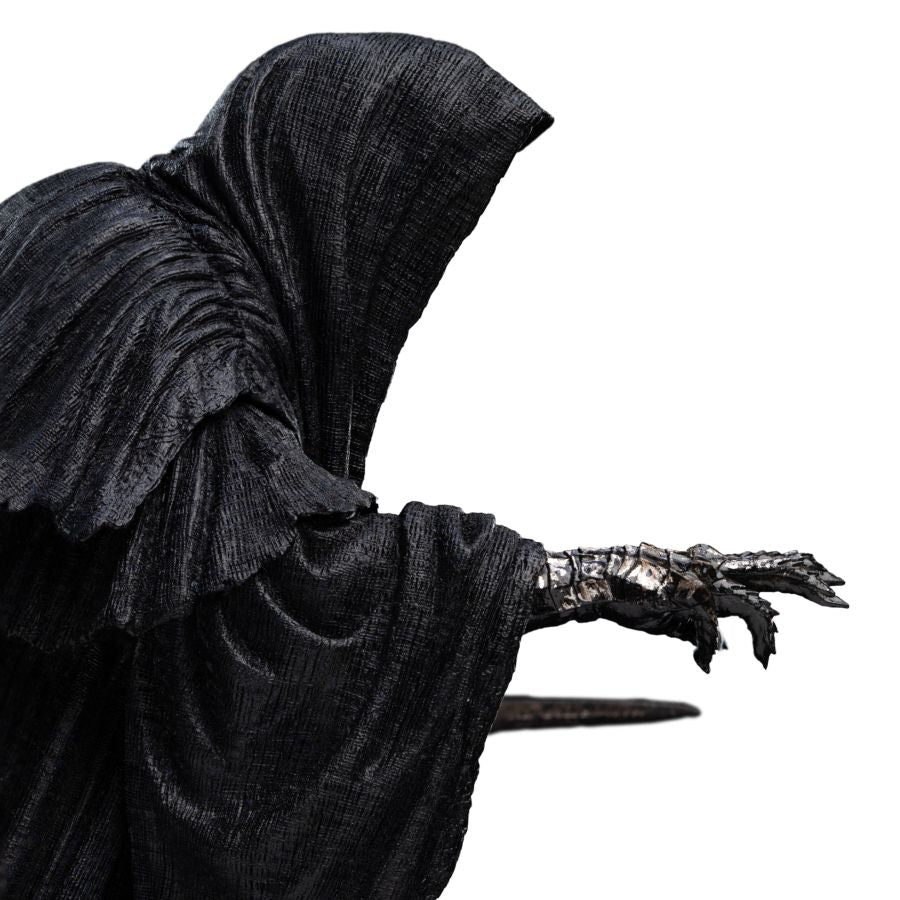 The Lord of the Rings - Ringwraith at the Prancing Pony Miniature Statue