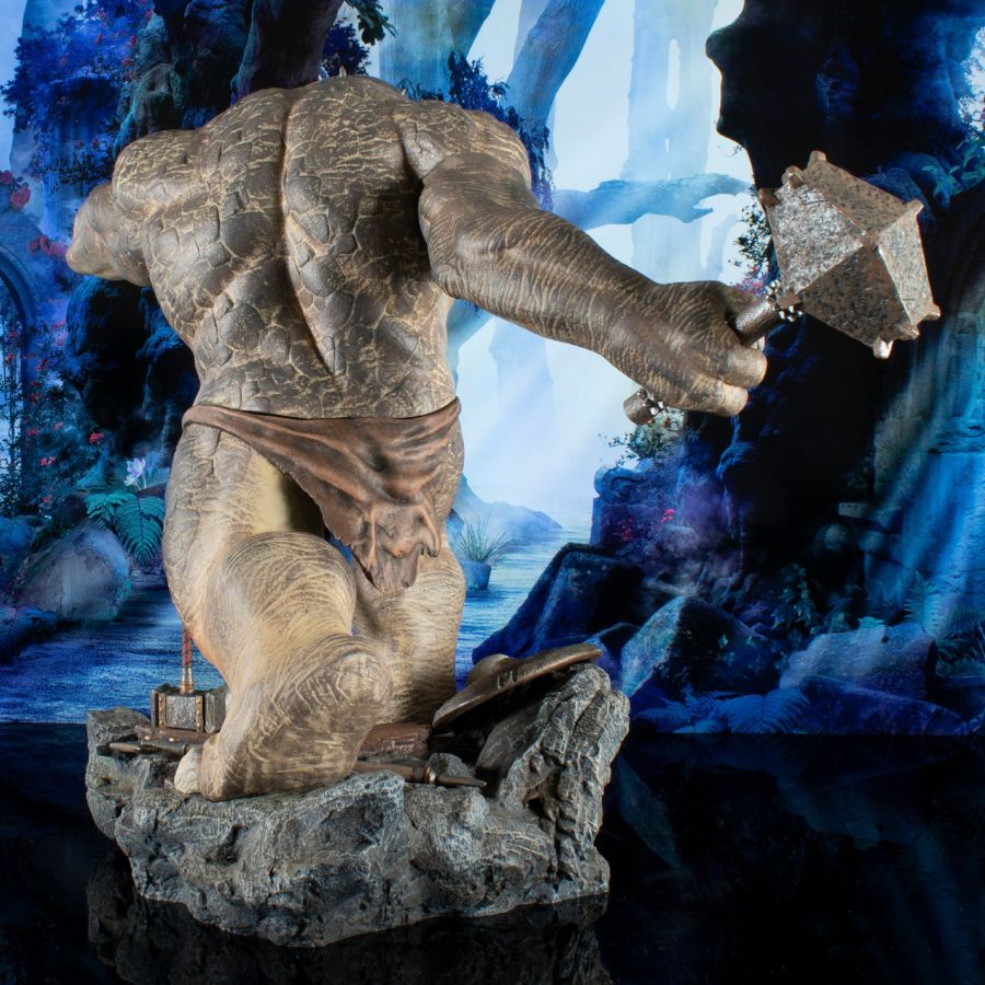 The Lord of the Rings - Cave Troll Deluxe Gallery PVC Diorama Statue