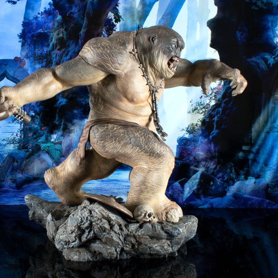 The Lord of the Rings - Cave Troll Deluxe Gallery PVC Diorama Statue