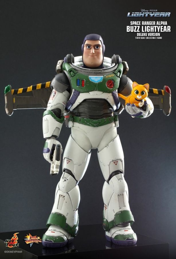 Lightyear (2022) - Alpha Buzz Lightyear Deluxe 1:6 Scale Action Figure