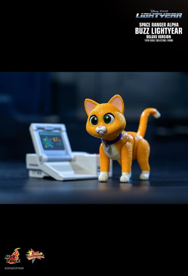 Lightyear (2022) - Alpha Buzz Lightyear Deluxe 1:6 Scale Action Figure