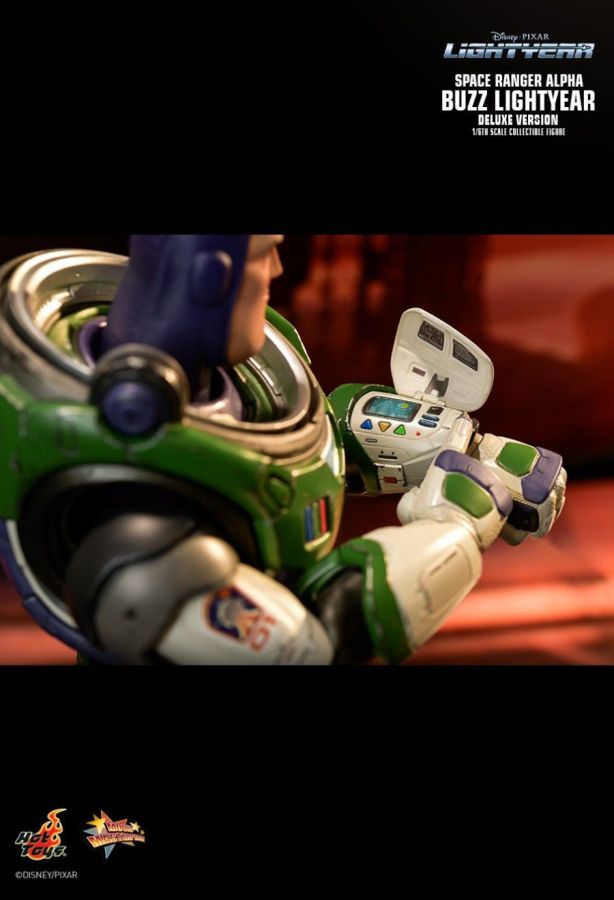 Lightyear (2022) - Alpha Buzz Lightyear Deluxe 1:6 Scale Action Figure