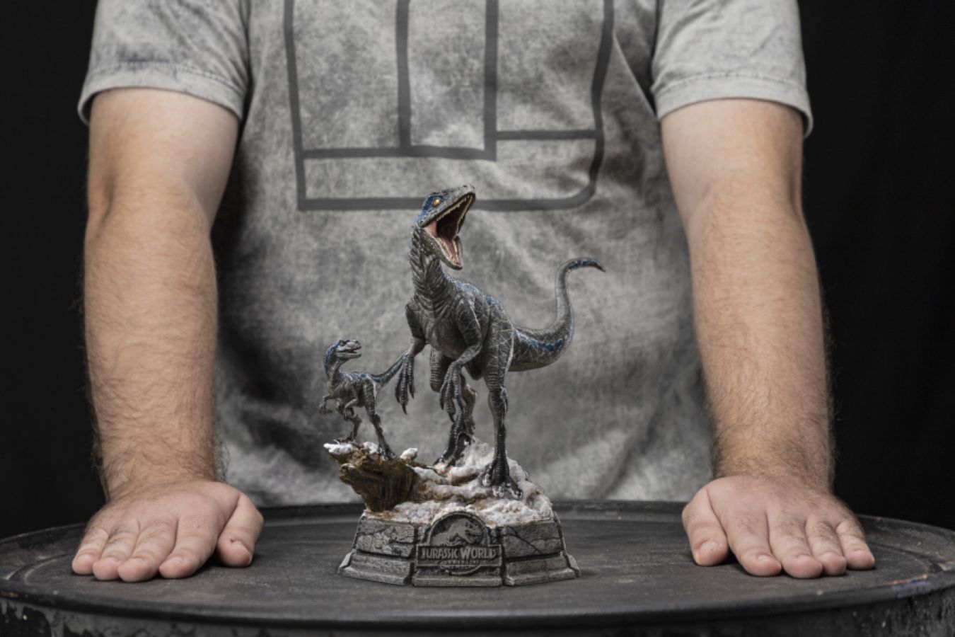Jurassic World 3: Dominion - Blue & Beta 1:10 Scale Statue