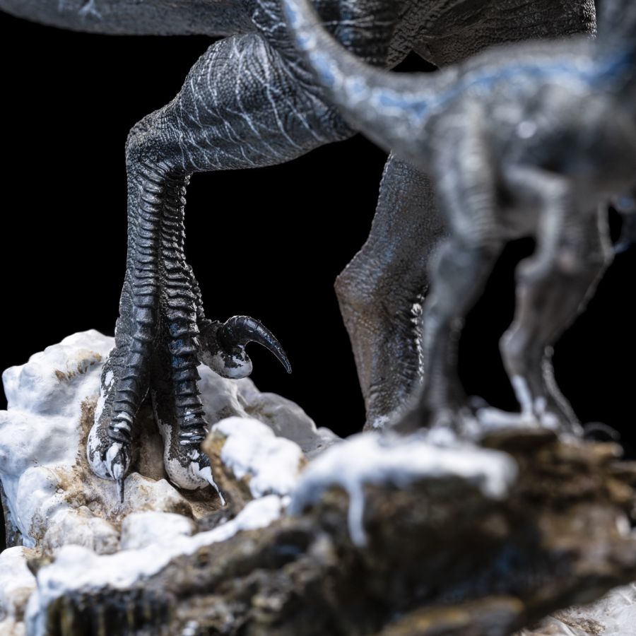Jurassic World 3: Dominion - Blue & Beta 1:10 Scale Statue