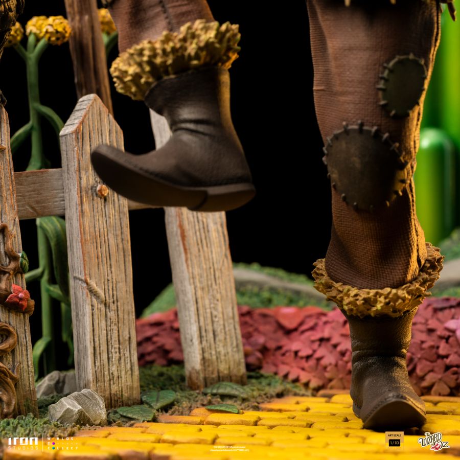 Wizard of Oz - Scarecrow Deluxe 1:10 Scale Statue