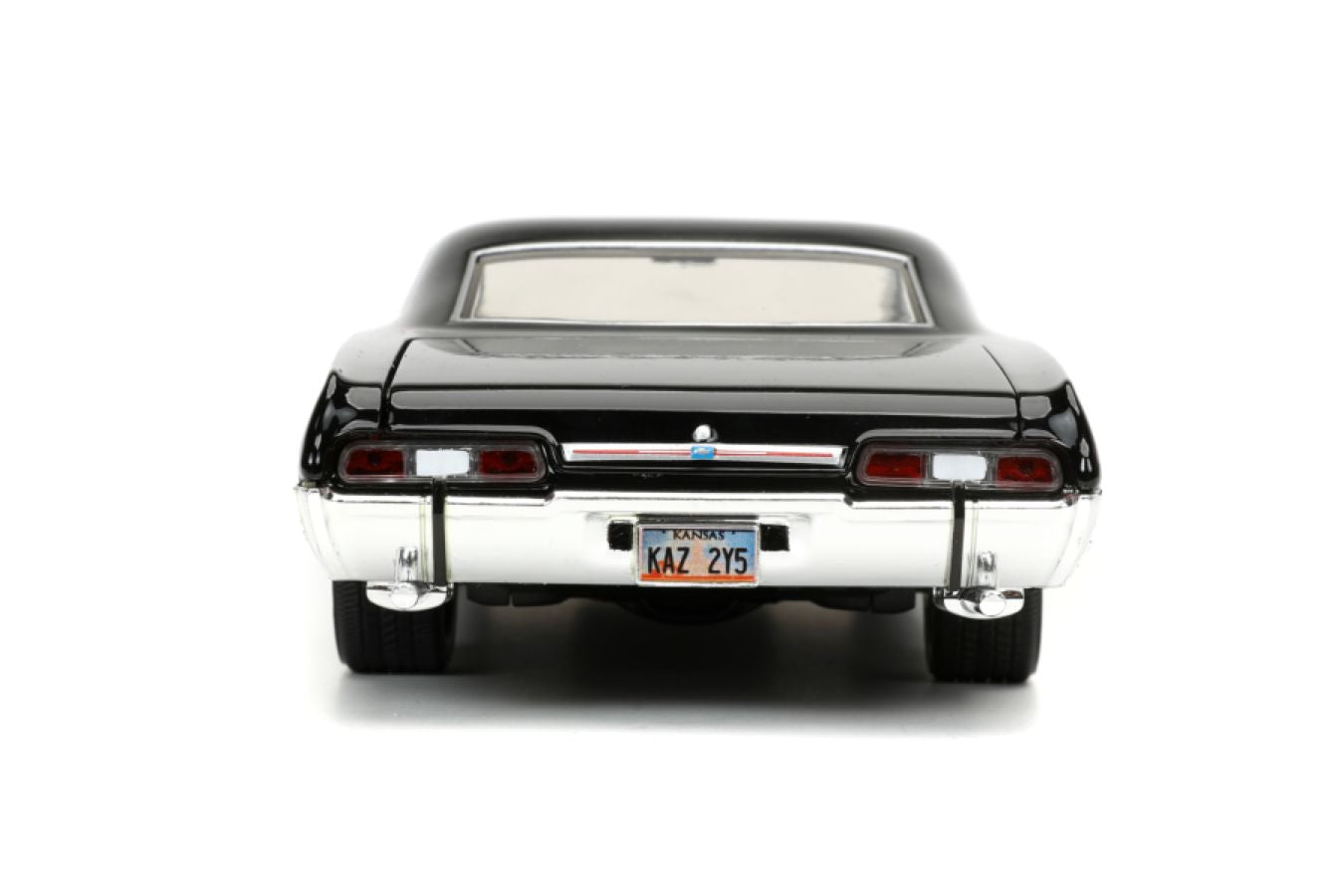 Supernatural - '67 Chevy Impala with Dean 1:24 Scale Hollywood Ride