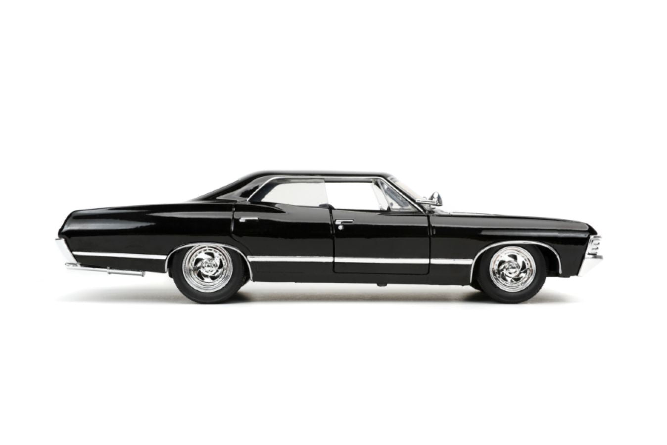 Supernatural - '67 Chevy Impala with Dean 1:24 Scale Hollywood Ride