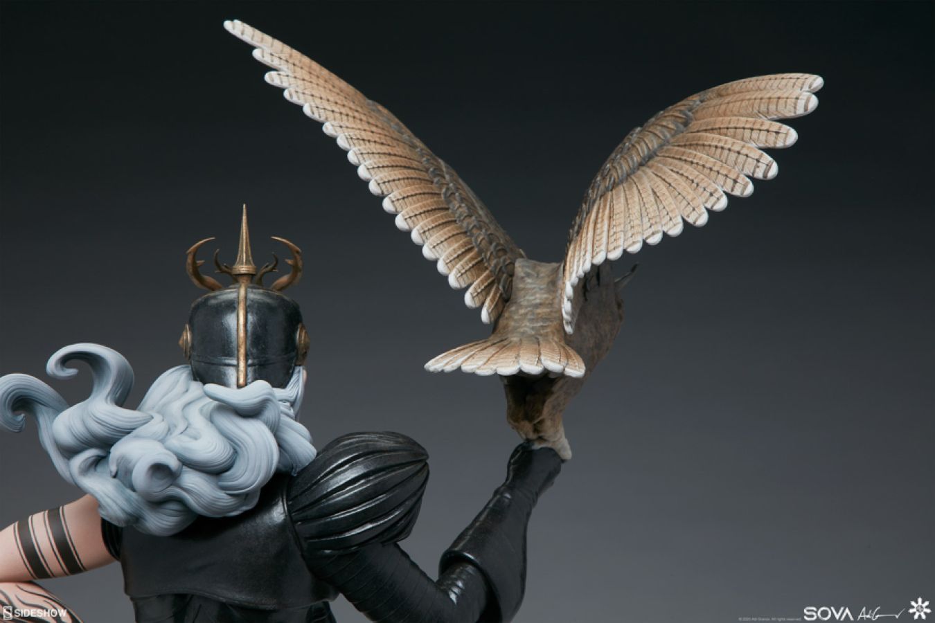 Adi Granov - Sova Statue