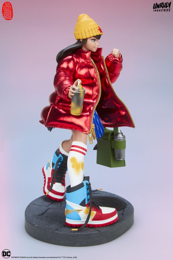 DC Comics - Hype Girl (Wonder Woman) Designer Statue