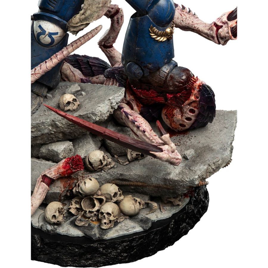 Warhammer 40,000 - Lieutenant Titus Battleline Edition 1:6 Statue